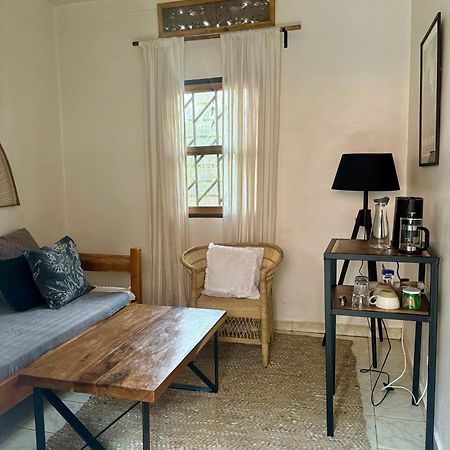 30 Wilson Bed & Breakfast Джинджа Екстериор снимка