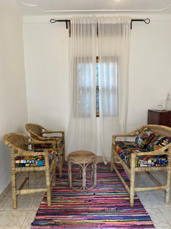 30 Wilson Bed & Breakfast Джинджа Екстериор снимка