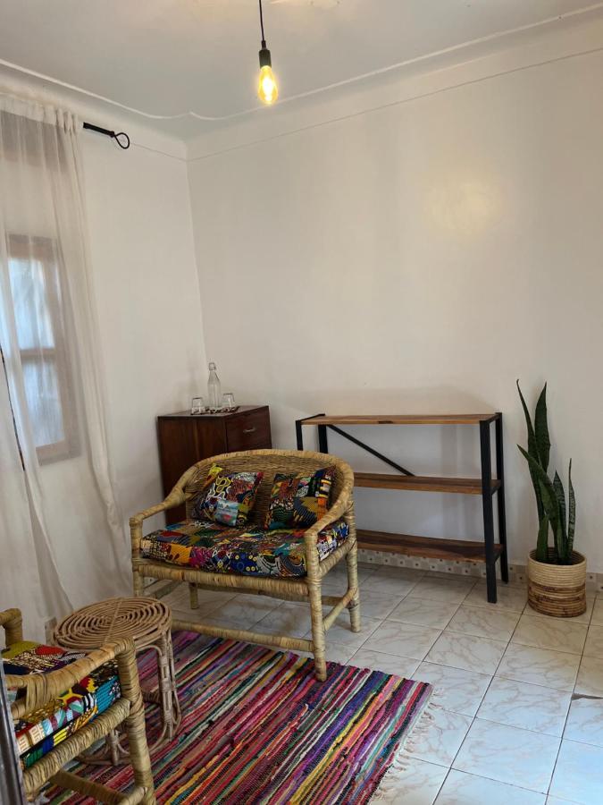30 Wilson Bed & Breakfast Джинджа Екстериор снимка