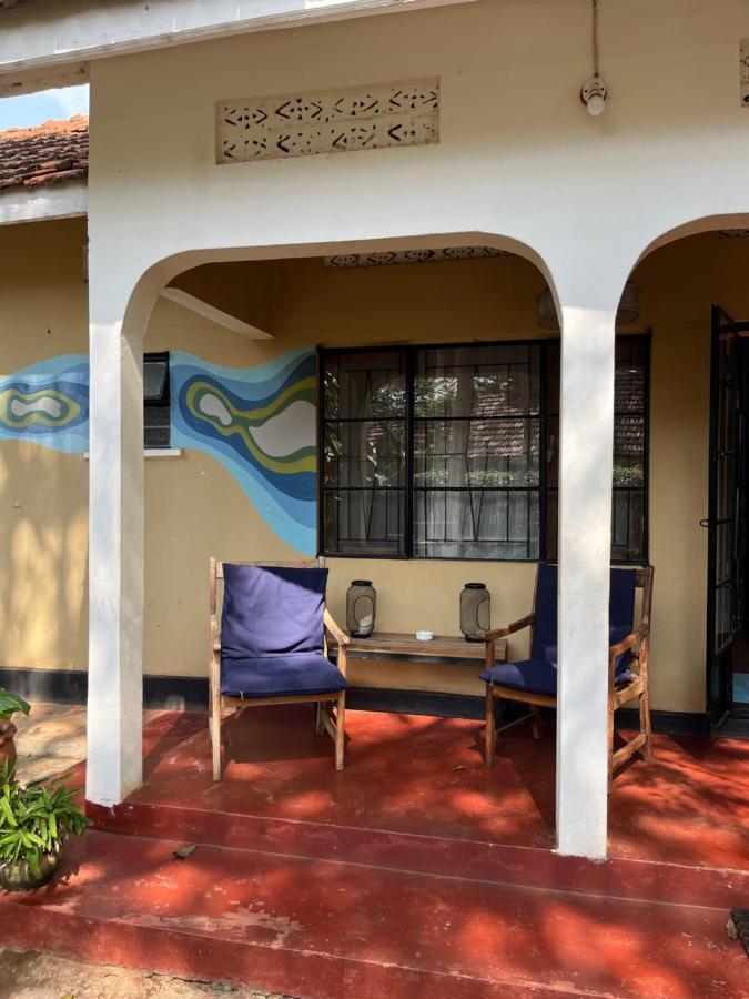 30 Wilson Bed & Breakfast Джинджа Екстериор снимка