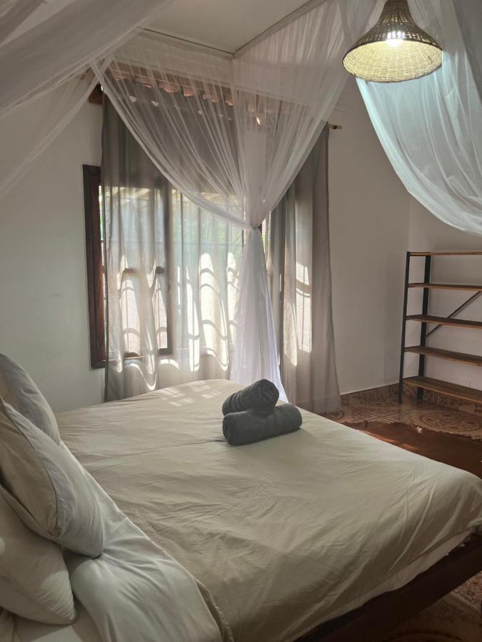 30 Wilson Bed & Breakfast Джинджа Екстериор снимка