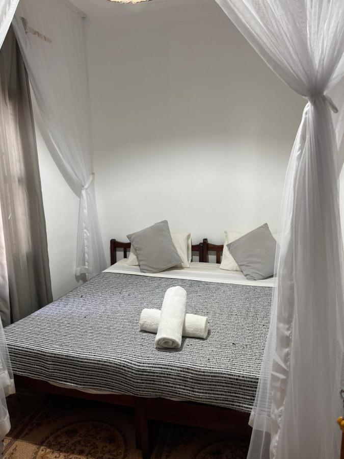 30 Wilson Bed & Breakfast Джинджа Екстериор снимка