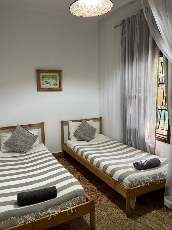 30 Wilson Bed & Breakfast Джинджа Екстериор снимка