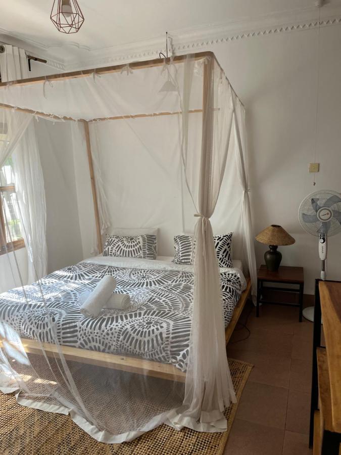 30 Wilson Bed & Breakfast Джинджа Екстериор снимка