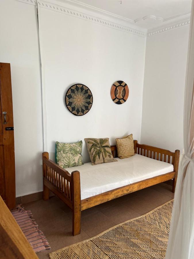 30 Wilson Bed & Breakfast Джинджа Екстериор снимка
